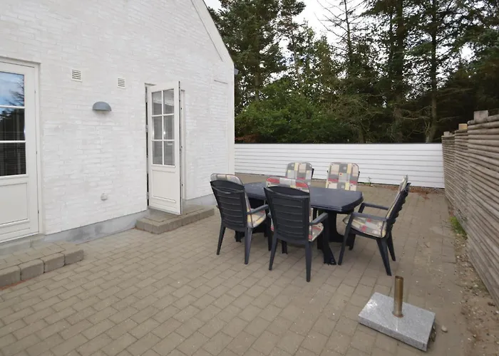 Three-Bedroom Holiday Home In Blavand